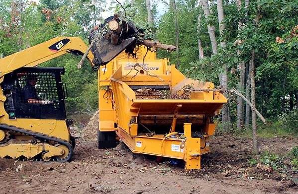 1680XP TOWABLE HORIZONTAL GRINDER