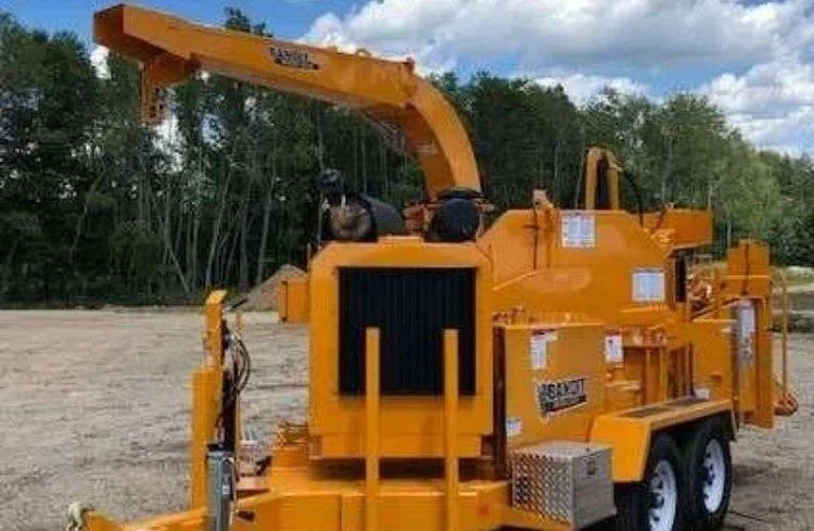 280XP TOWABLE DISC STYLE HAND-FED CHIPPER